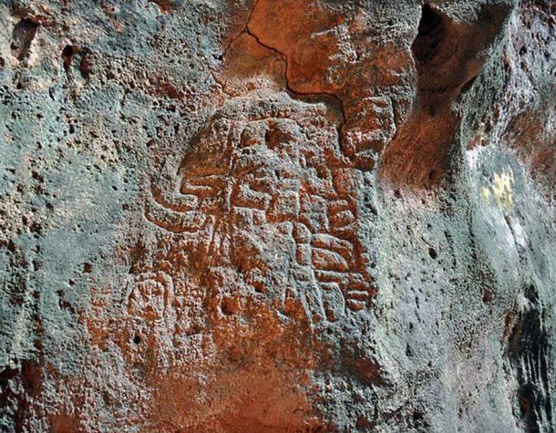 В мексиканской пещере существует петроглифы и живопись.